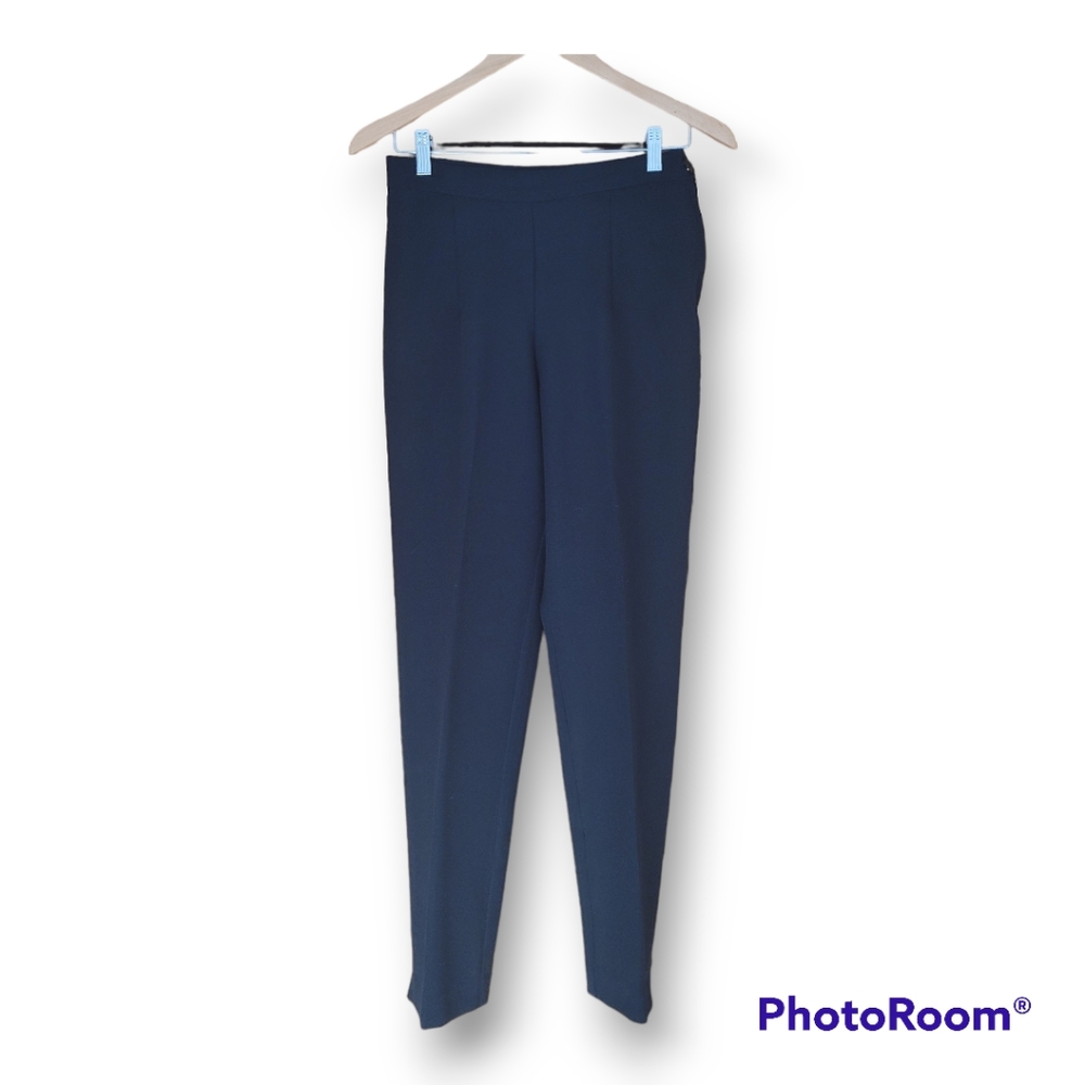 Danielle B Tapered Leg Black Women's Cigarette Pant. Size 6/8